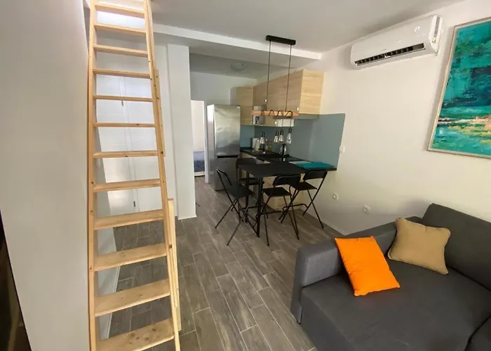 Rainbow Apartment *